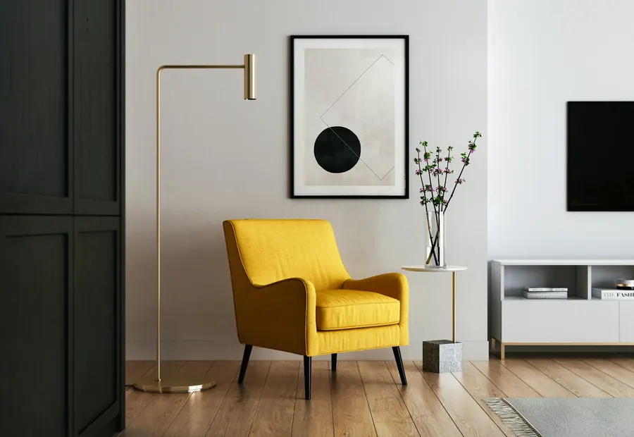 Rincón decorado con sillón amarillo